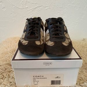 Coach size 5